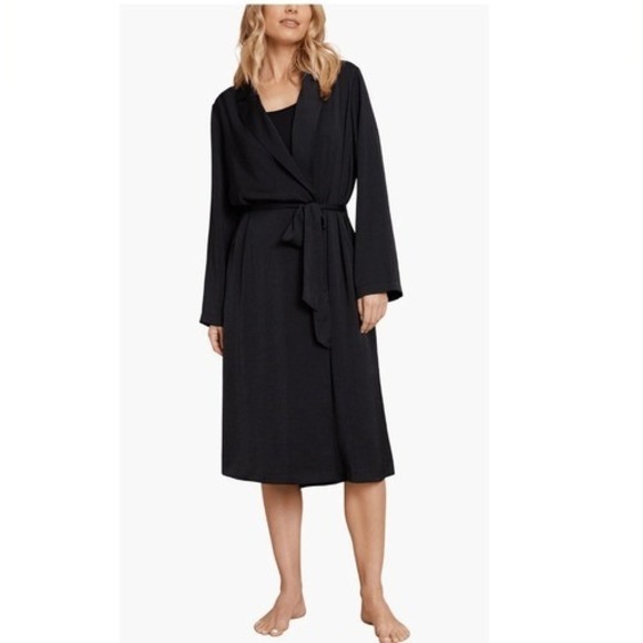 Barefoot Dreams Tie Waist Satin Robe‎ Luxury Comfort Black Size Medium NWT